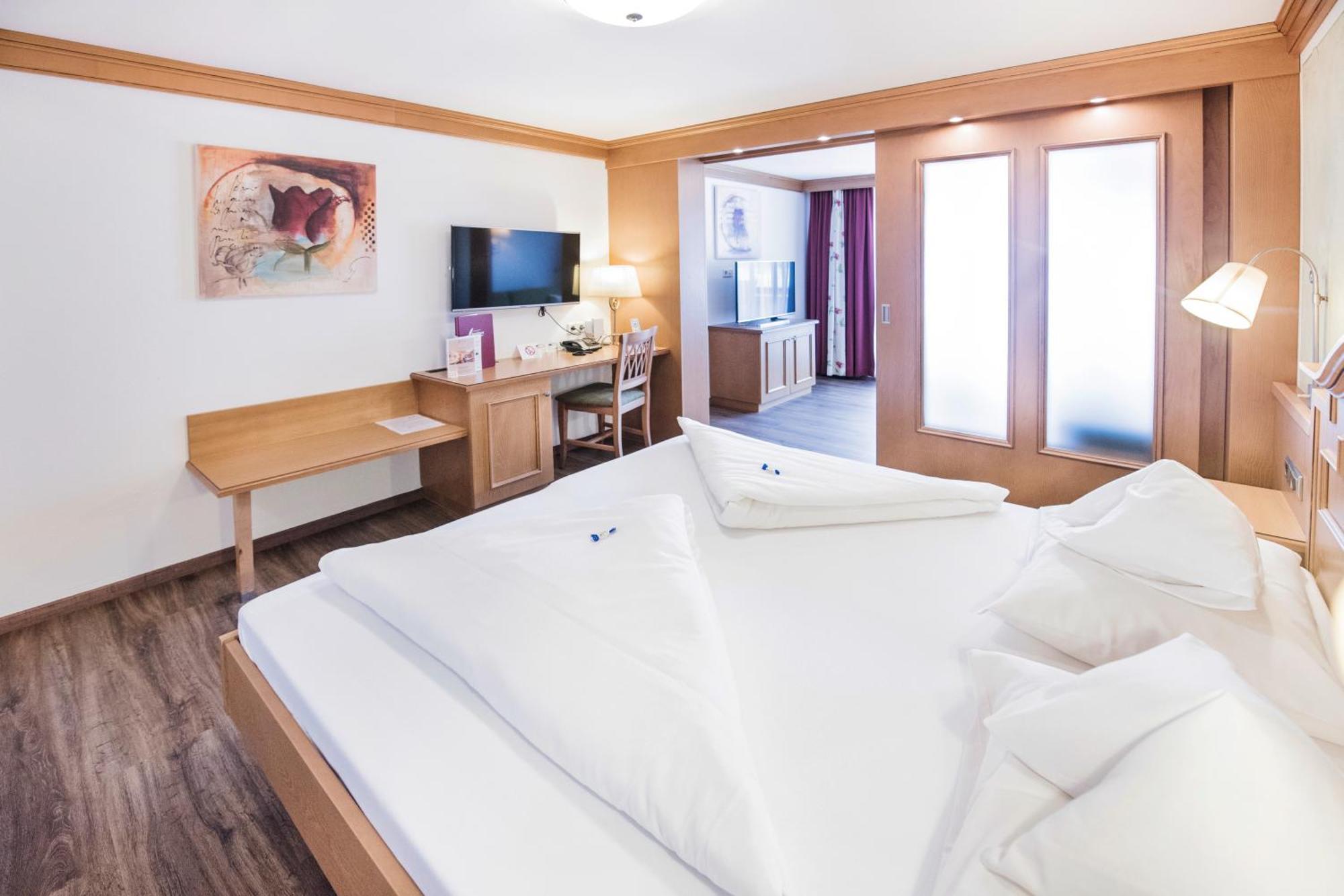 Hotel Alpinhotel Berghaus 4*